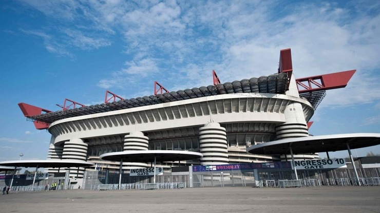 Вид на знаменитый стадион Сан-Сиро