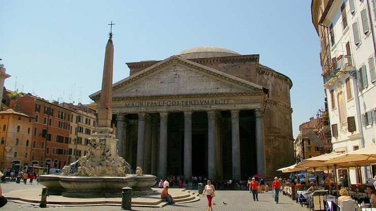 Историческая площадь в Риме, где располагались значимые храмы и святилища
